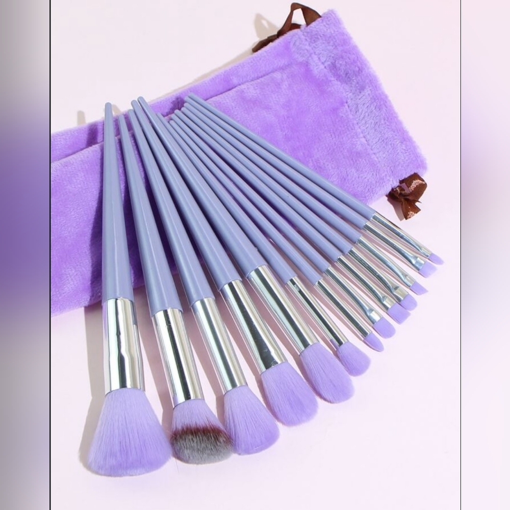 Beauty Brush Set of 13 with soft plush pouch New in package